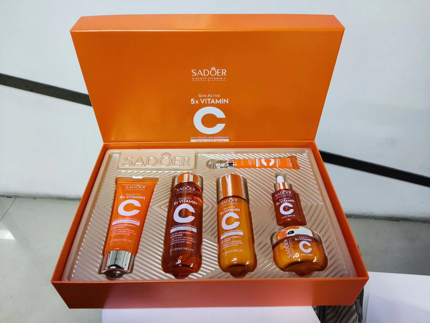 ✨SADOER Five-Fold Vitamin C Brightening Essence – Illuminate Your True Glow ✨